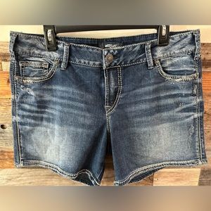 Silver Jeans Elyse Shorts Size 31
